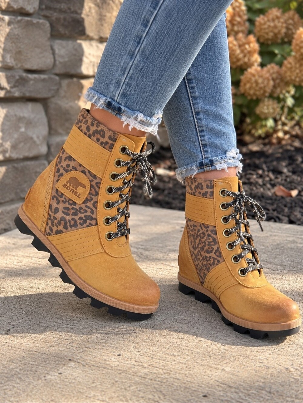 Sorel Women's Lexie Wedge Boots Size 6